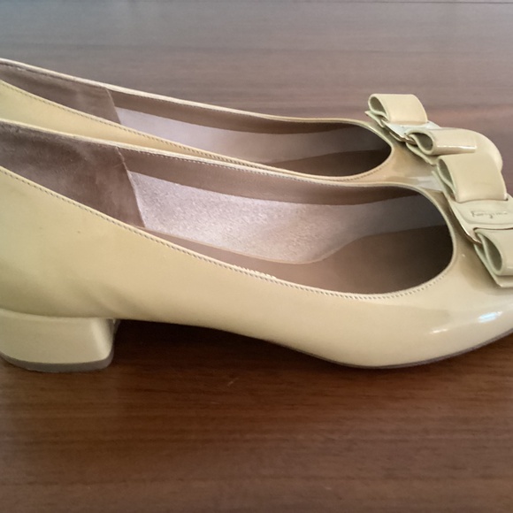 Salvatore Ferragamo flats - Picture 5 of 7